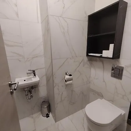 Belvaros & Apartman *