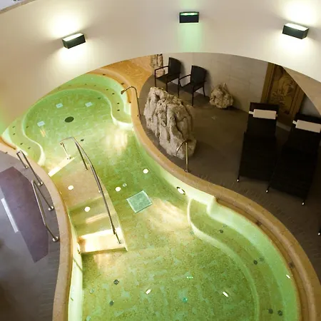 Belvaros Apartman&spa *